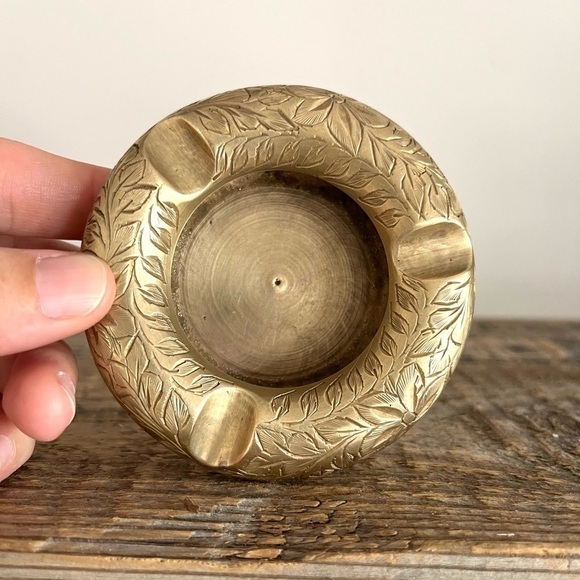 brass round ashtray - Picture 2 of 4